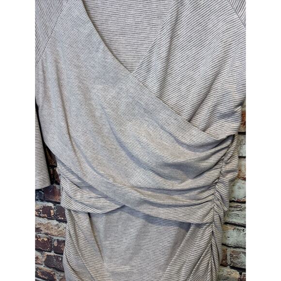 Sundance Ruched Blouse Women Size Small gray pink 3/4 Sleeve V Neck Slimming - Picture 2 of 5